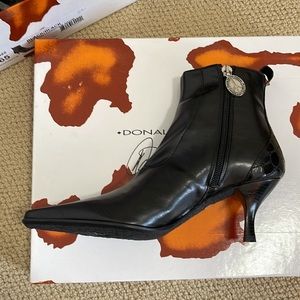NWT Donald J Pliner Ankle Boot